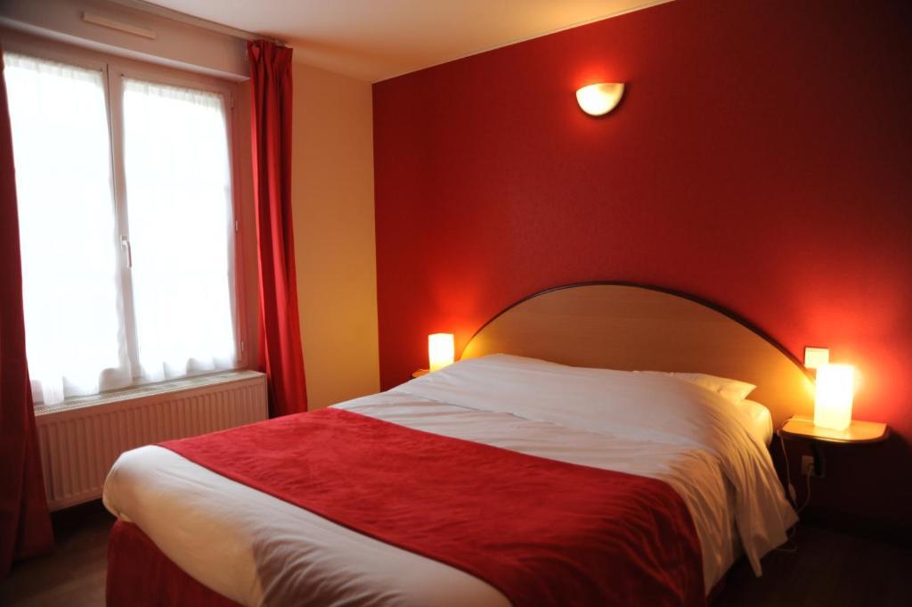 Logis - Hotel Restaurant L'Ecu De France Malesherbes Zimmer foto